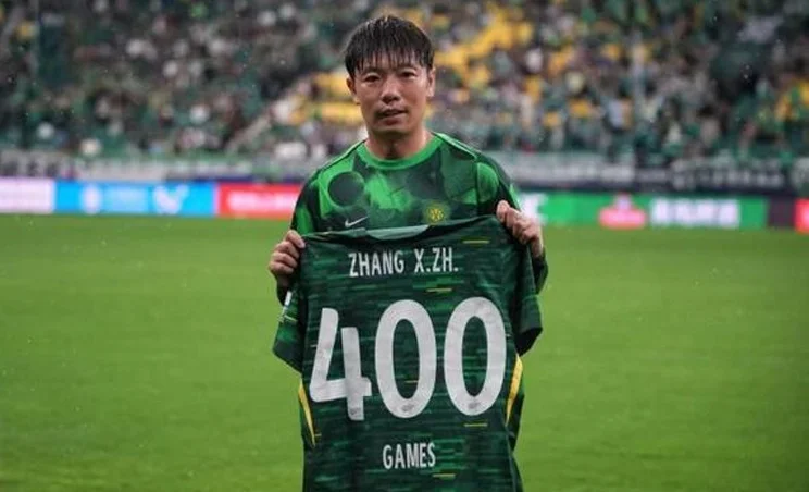 超大TIFO+纪念球衣+张稀哲进球 一切都是最好的安排相关图二