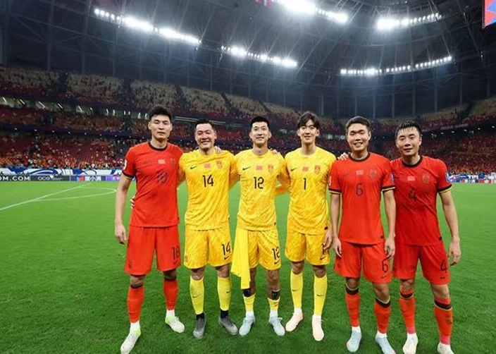 距东亚杯仅剩3周！国足主帅伊万下课 他已离开中国相关图五