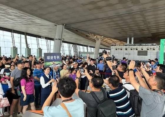 一一不舍，一一惜别！今天，全江苏的“含苏超量”拉满了！相关图二