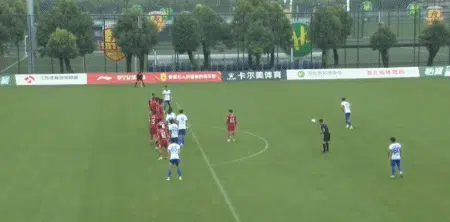 打脸崔康熙？19岁国青中卫中乙连场双响！2记任意球重炮拯救泰山相关图四