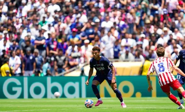 碾压局！世俱杯8万人见证巴黎4-0横扫马竞，格子进球荒持续相关图二