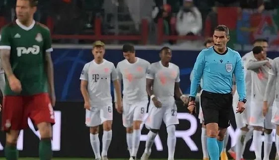 巴黎4-0完胜马竞，战术压制很明显，判罚争议直接影响赛果相关图二