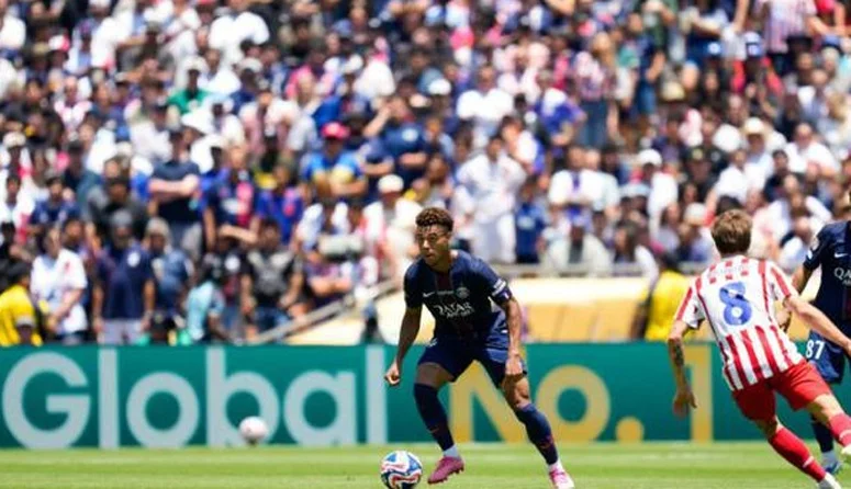 巴黎4-0大胜十人马竞！K77助攻双响朗格莱染红，西蒙尼一脸无奈相关图二