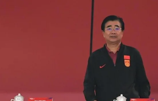 决策分野：从伊万下课与崔康熙留任看中国足协与泰山队的管理智慧相关图二