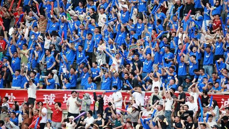 “苏超”单场观众首超3万人：为何发生在徐州主场？相关图二