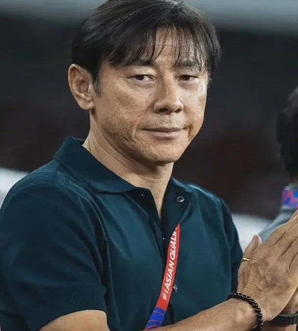 国足新帅年薪和人选被曝！55岁韩国名帅入围，曾是伊万手下败将相关图四