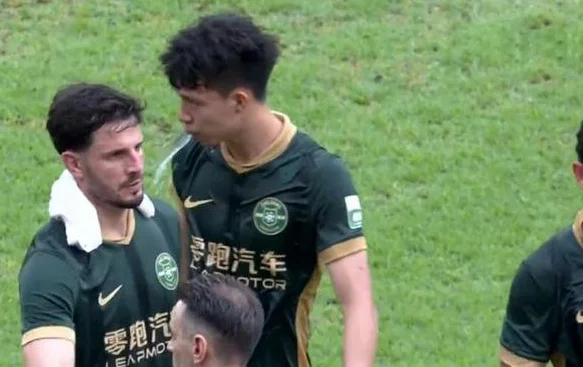 王钰栋有帮手了！浙江被特批引两大外援，李霄鹏锁定恩加德乌队友