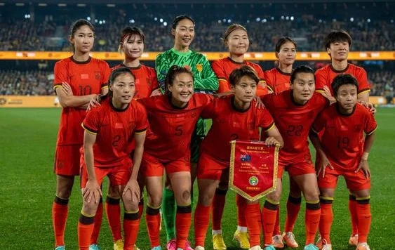 北青体育：中国女足老、中、青球员各占一定比例，年龄结构合理