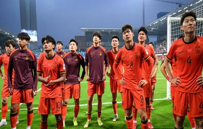 曝国足新帅敲定！57岁洋帅临时救火 率队踢东亚杯 曾带国青进8强相关图四