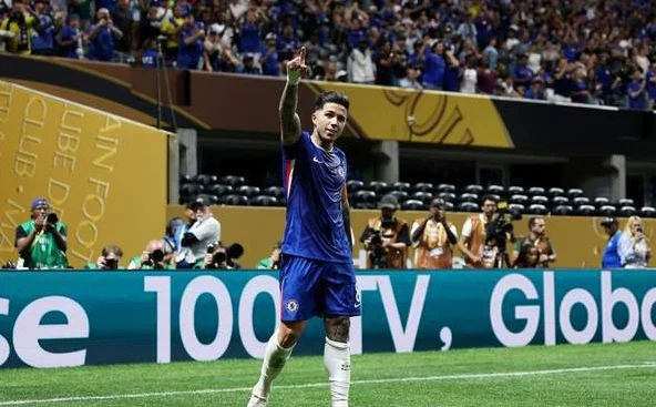 2-0！1.2亿先生哑火，新援首秀送助攻，恩佐闪耀，切尔西开门红