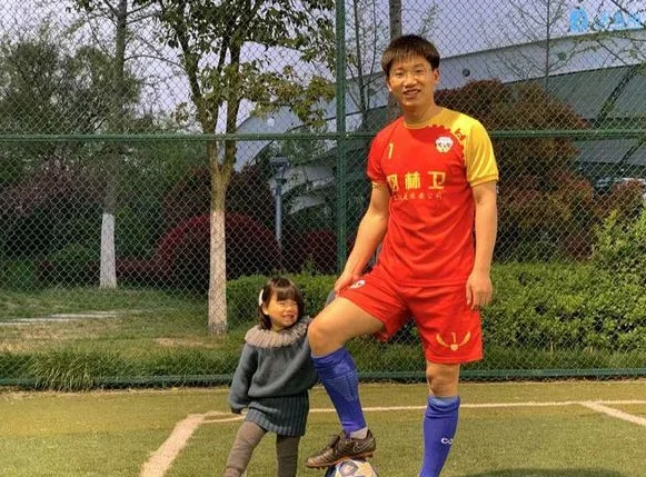 “苏超”燃激情！走进宿迁球迷心中的那片“绿茵”
