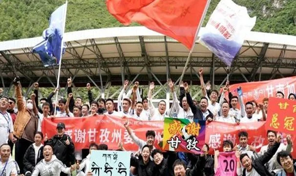 我们的“贡嘎杯”！回顾2023年“雪山下的足球盛宴”！2025年绿茵战鼓本周擂响！相关图六
