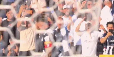 加冕世俱杯首人+10场5球！39岁皇马传奇不服老：夺下MVP，致敬C罗相关图二
