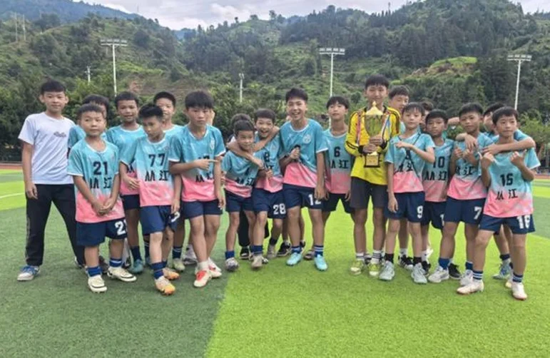 一校双冠！从江四小男女足球队州运会选拔赛双双加冕相关图三