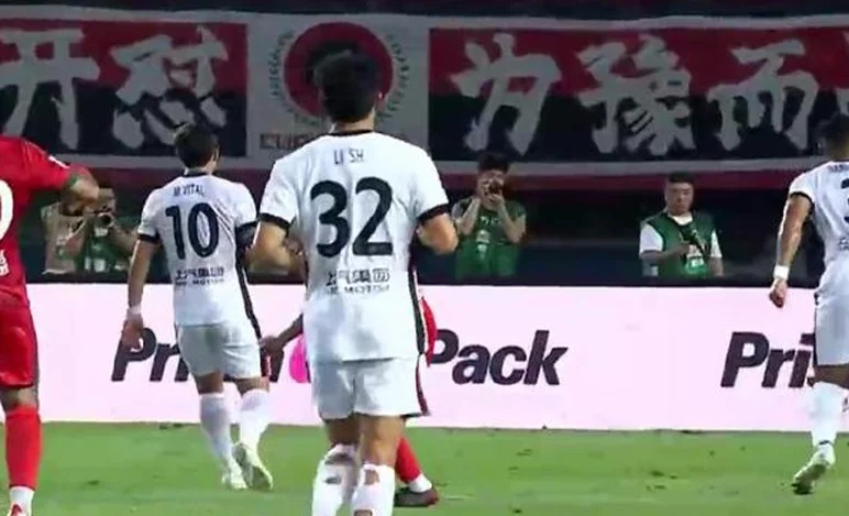 3-1！上海海港小鬼当家，3分钟进2球，阿奇姆彭让河南痛失好局相关图三