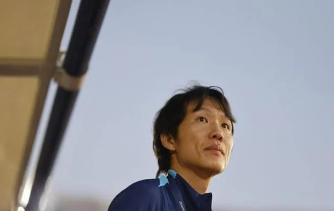 土帅之光？36岁邓卓翔率队9轮拿17分+从垫底升第9！国足未来靠他相关图五