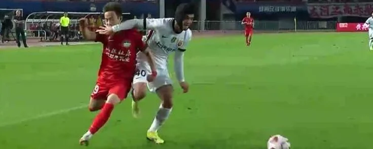 1-0！河南“无脑进攻”尝恶果，2打1的机会自动降速，U21小将建功