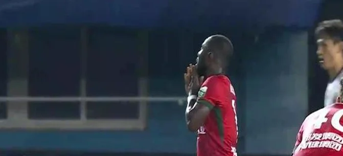 1-0！河南“无脑进攻”尝恶果，2打1的机会自动降速，U21小将建功相关图五