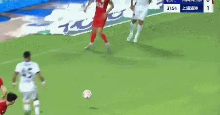 随着海港队3-1，三镇队2-1，中超积分：4队形成争冠集团相关图二