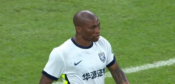 2-1，三镇逆转保级6分战，排名连超两队升至第9，邓卓翔战术务实相关图五