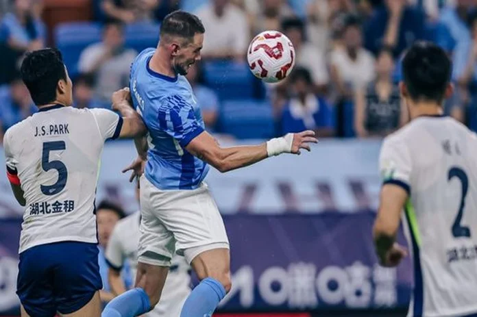 1-0到1-2！致命点球，深圳主场翻车，惨遭逆袭，武汉三镇两连胜相关图二