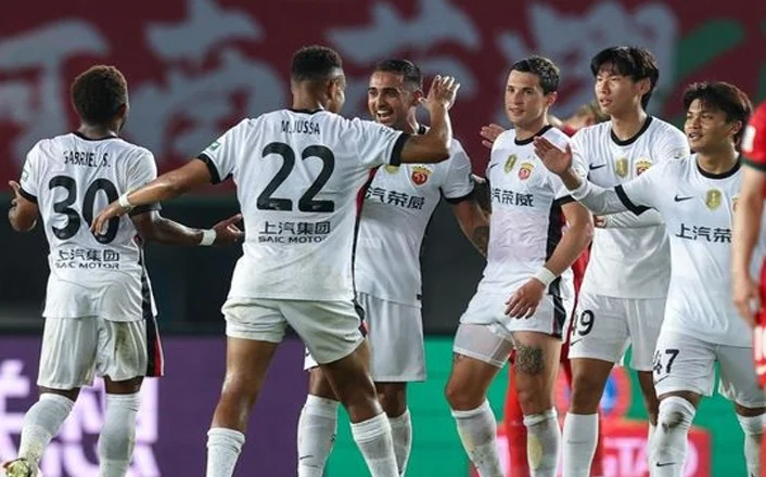 一场3-1让中超争冠格局大乱，前4差距最多4分，卫冕冠军只排名第4