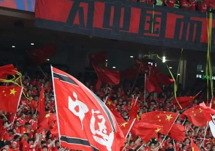 前国脚：顶薪500万太少了，扣完税就300万 球员付出了努力和青春相关图四