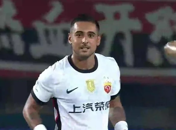 3-1！上海海港小鬼当家，3分钟进2球，阿奇姆彭让河南痛失好局相关图四