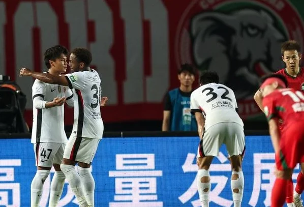 一场3-1让中超争冠格局大乱，前4差距最多4分，卫冕冠军只排名第4相关图二