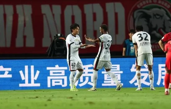 海港年轻势力渐露锋芒，上海德比还需提升防守相关图三
