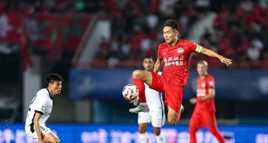 上海海港客场3-1击败河南告捷 重返争冠序列相关图八