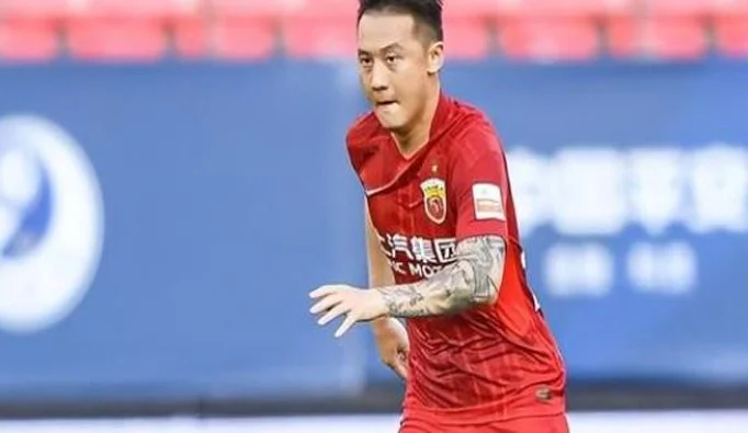 一场3：1验出海港最大水货，状态低迷已成定时炸弹，恐遭穆帅弃用相关图三