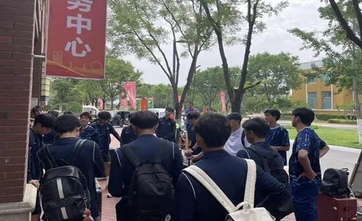 29支高校男子足球队齐聚鲁能足校—2024-2025全国青少年校园足球联赛大学男子甲组全国总决赛即将拉开序幕