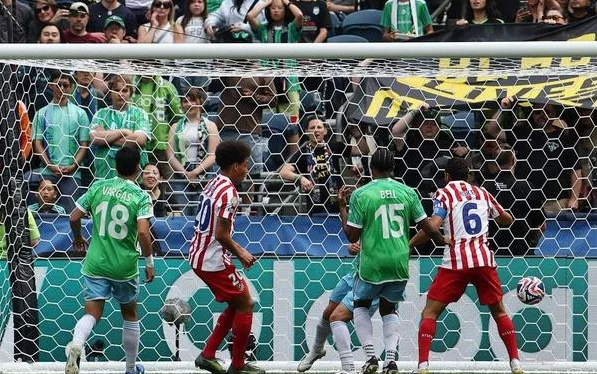 3-1！巴里奥斯杀疯了，马竞靠他迎来首胜，小组出线形势如何？相关图二