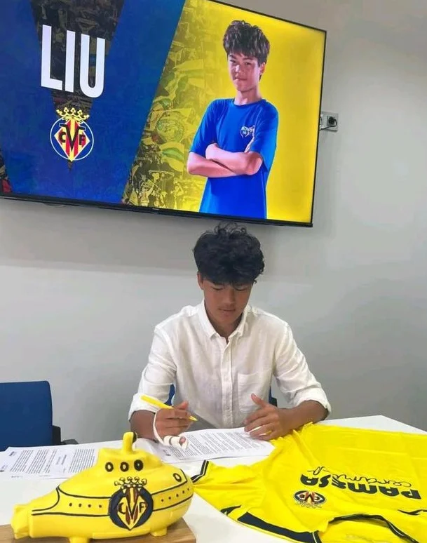 董路宣布成立新球队！球员必须留过洋+请西班牙主帅 8年冲上中超相关图二