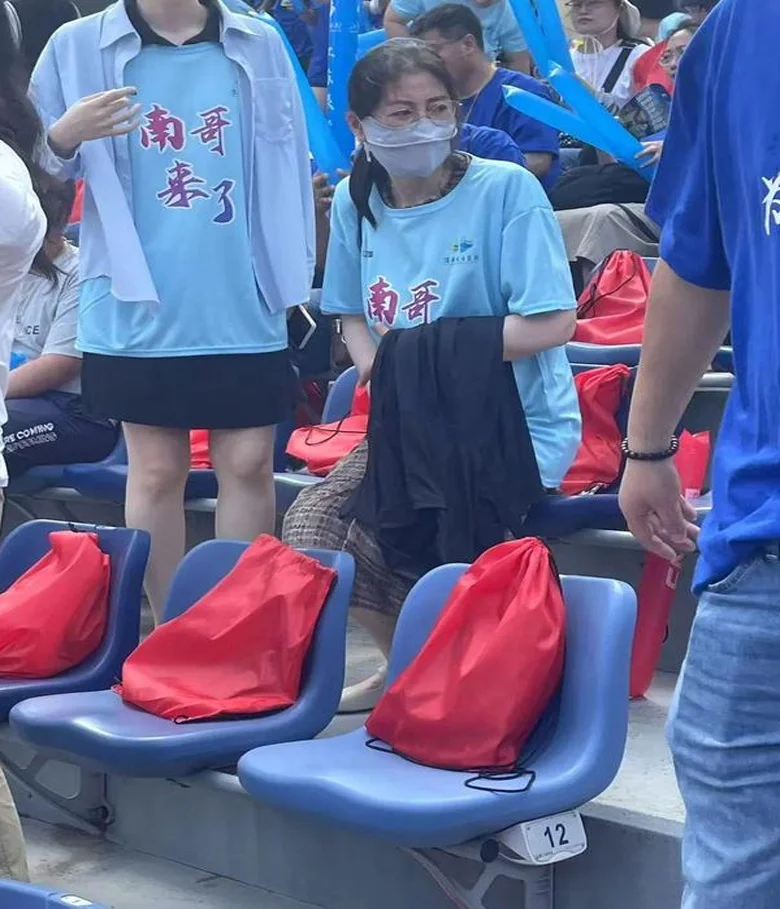 苏超“出圈”记：“业余队”为何能卷出“大流量”？相关图三