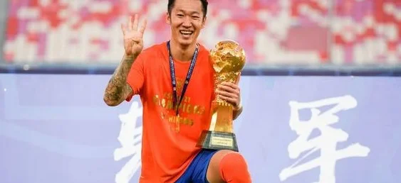 震惊：足坛扫黑风暴还在进行，某X姓前国脚被带走，曾效力泰山队
