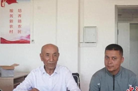 薪火相传 北疆足球育人的“父子兵”与“师生档”